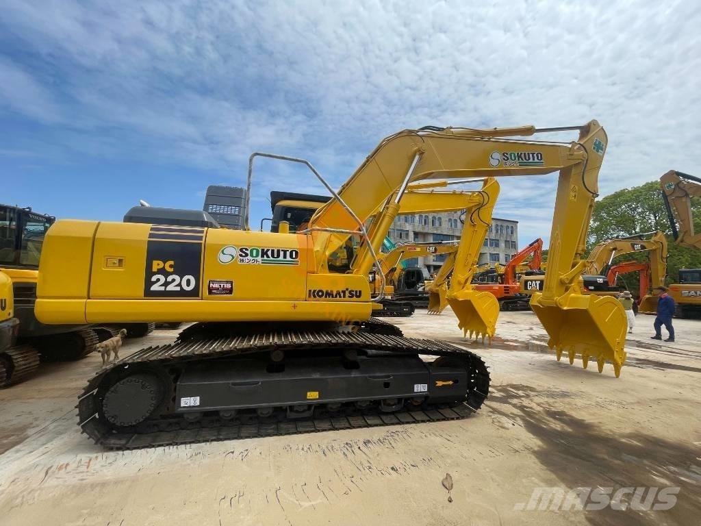 Komatsu PC 220-7 대형 굴삭기 29톤 이상