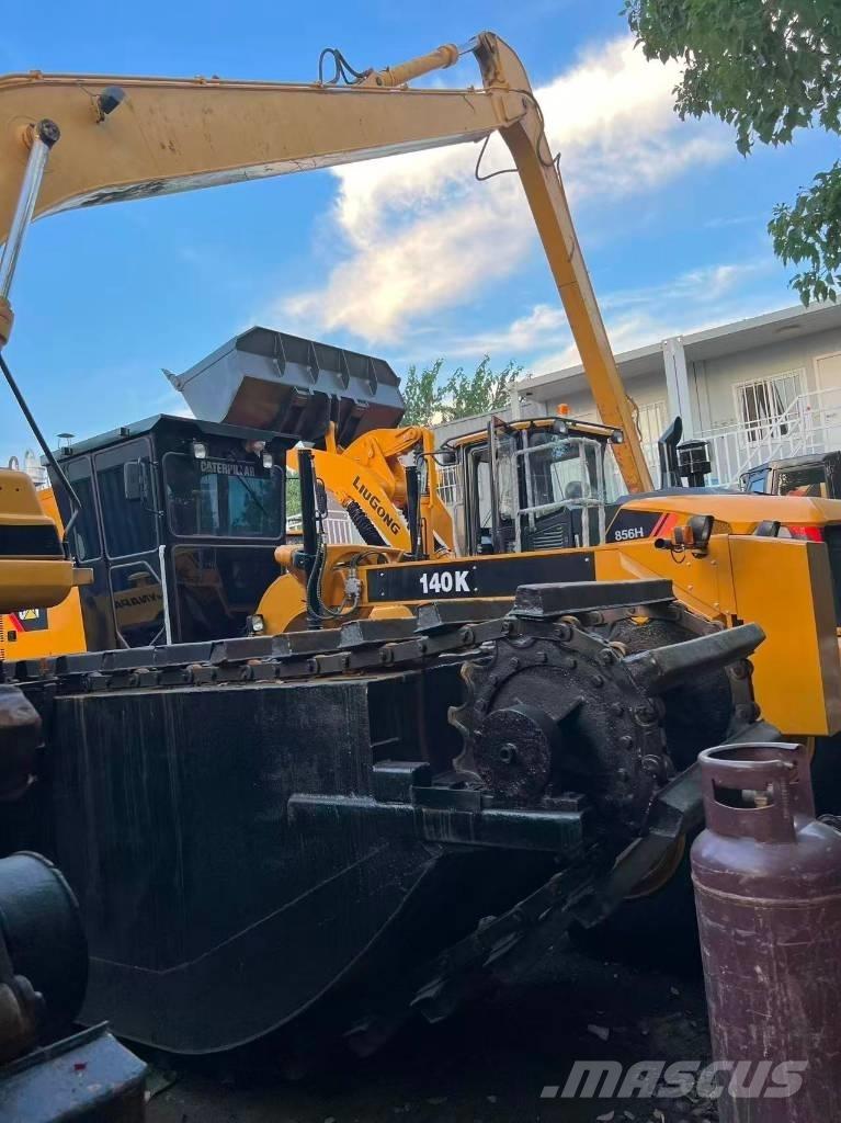 CAT 320 B L 수륙양용 굴삭기