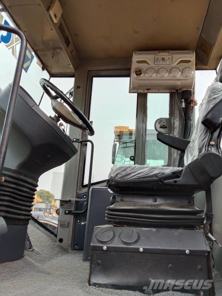 XCMG XS 203 J 싱글 드럼 롤러