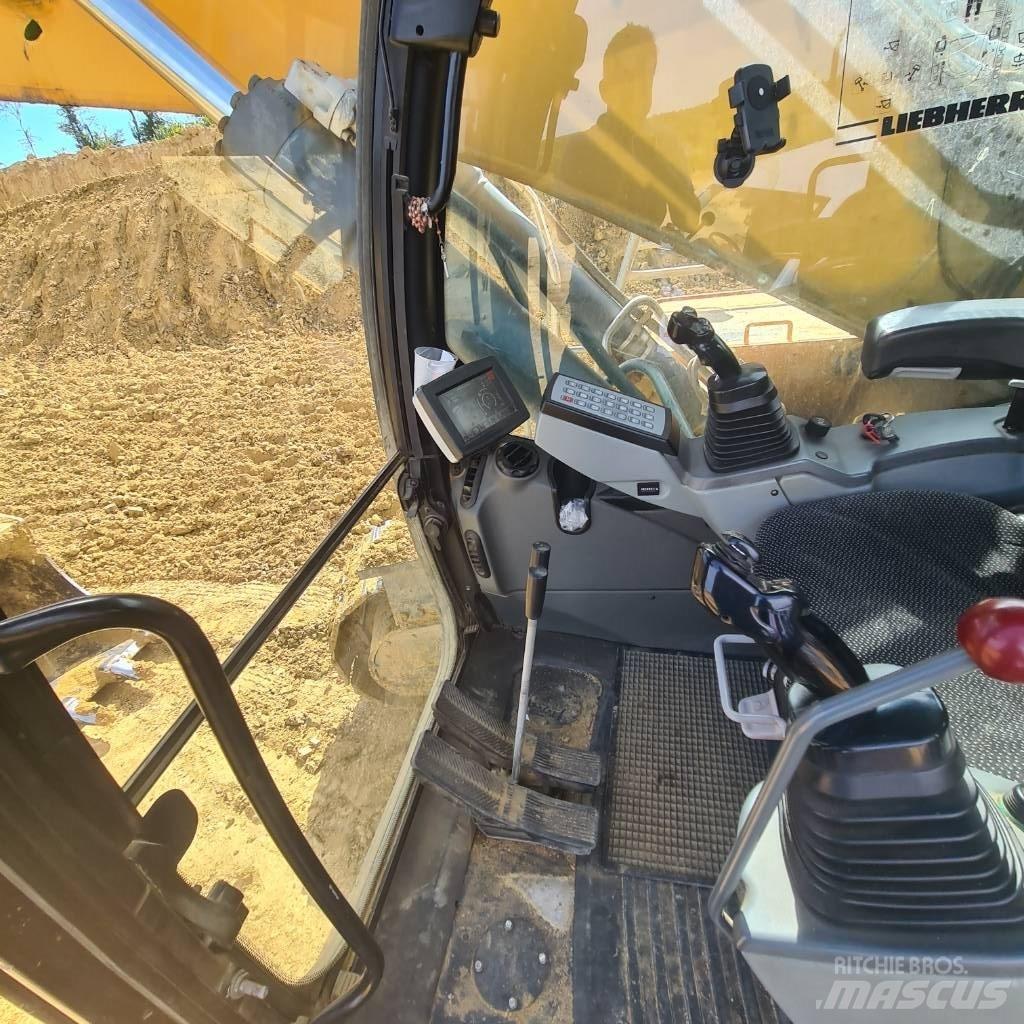 Liebherr R 936 LC 대형 굴삭기 29톤 이상