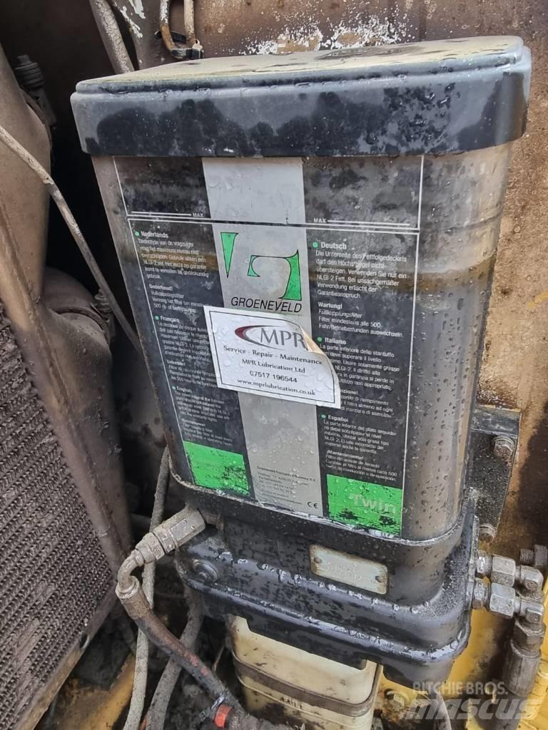 CAT M 325 D L MH 폐기물/산업 처리기