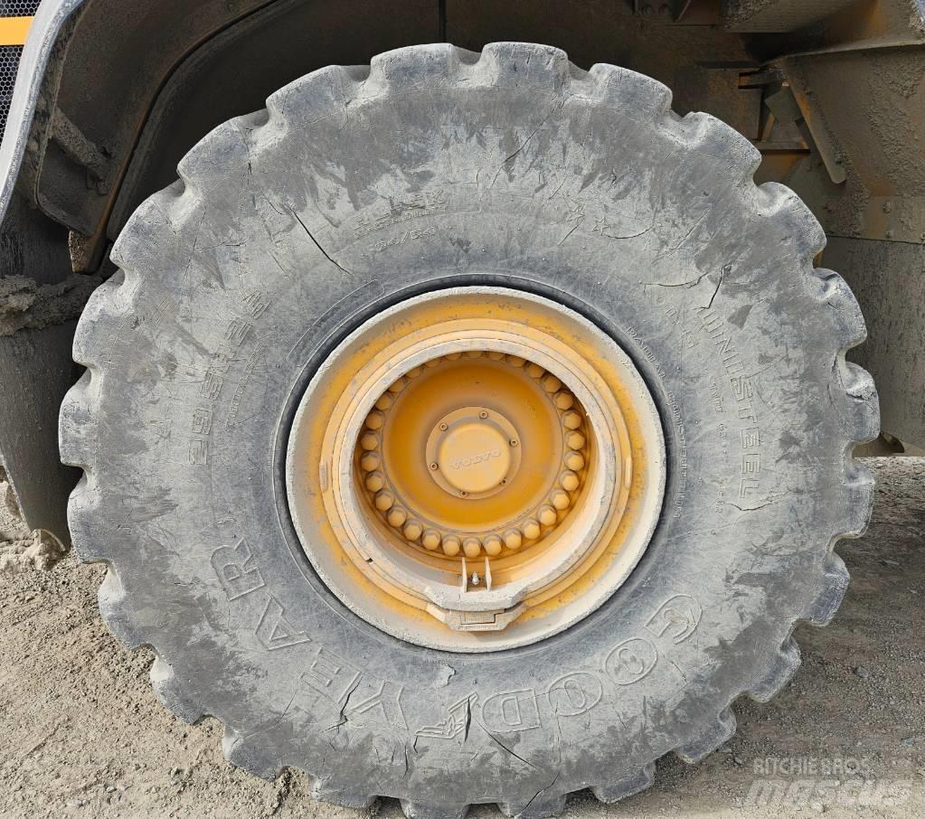 Volvo L 260 H  휠로우더
