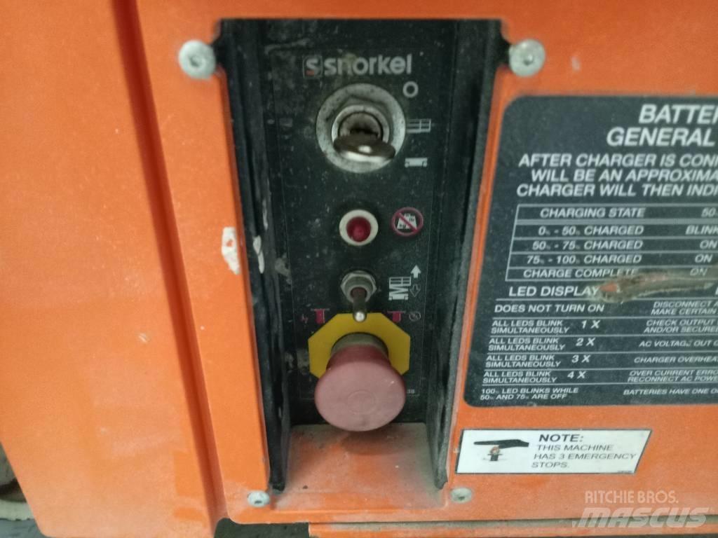 Snorkel S 3226E 가위형 리프트