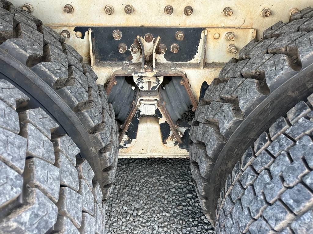 International 7600 폐기물 수거 트럭