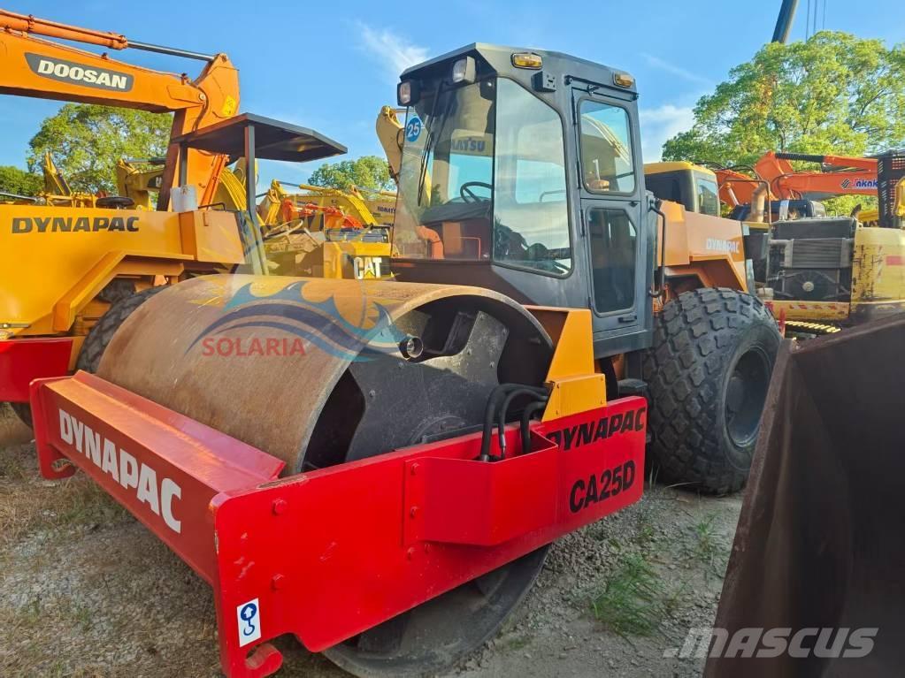 Dynapac CA 25 D 싱글 드럼 롤러