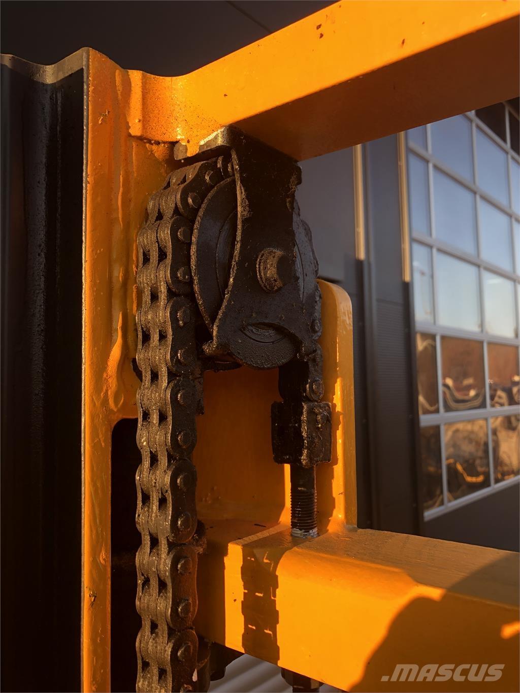 Jungheinrich WP16 보행식 리치 지게차