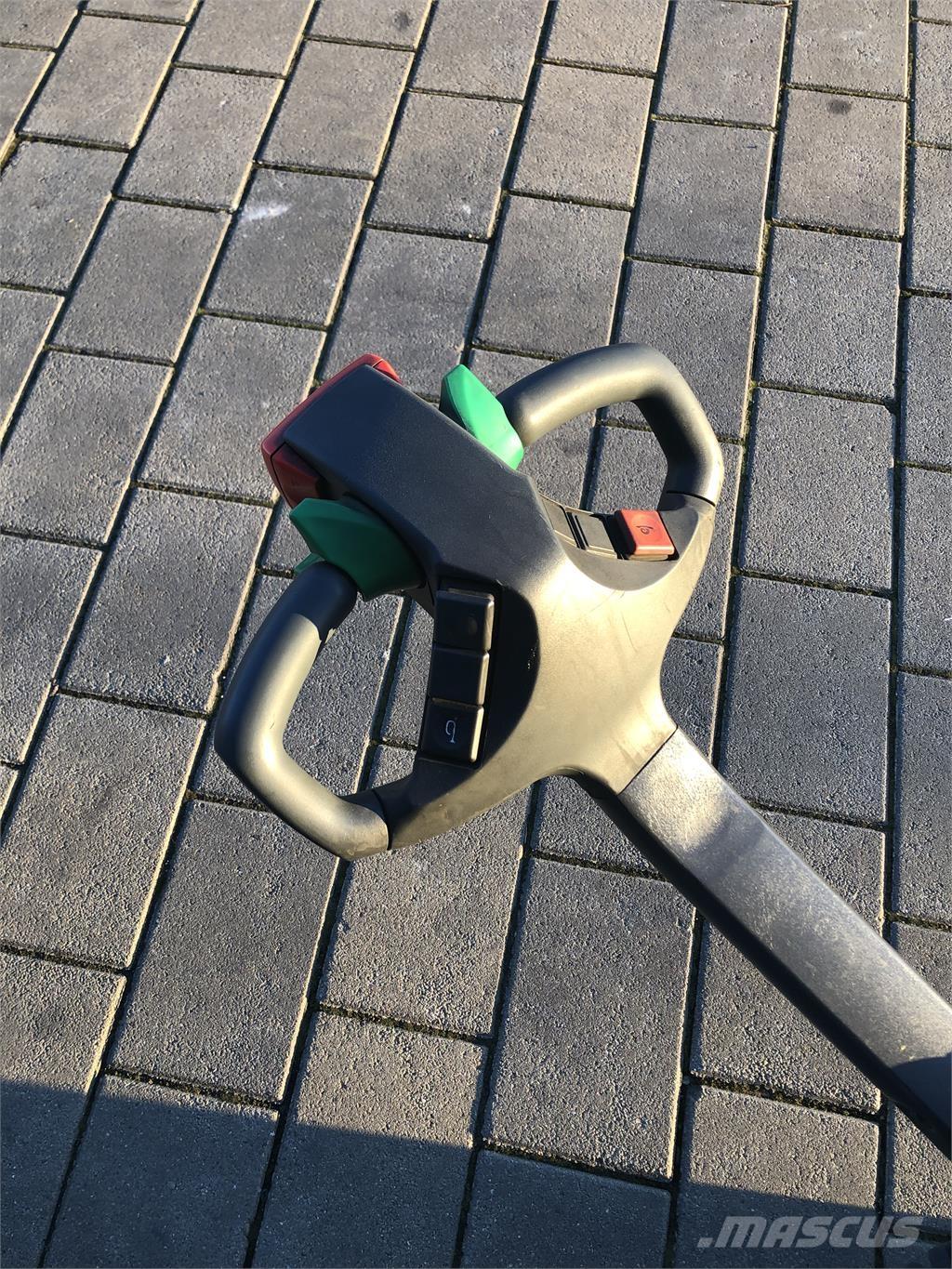 Jungheinrich WP16 보행식 리치 지게차