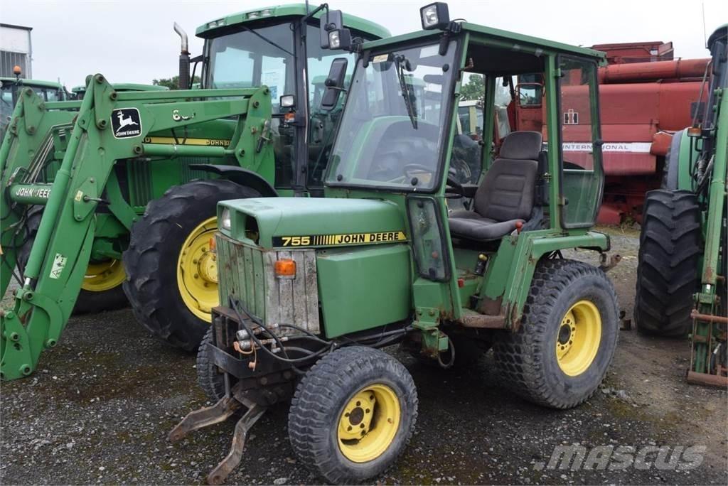 John Deere 755 트랙터