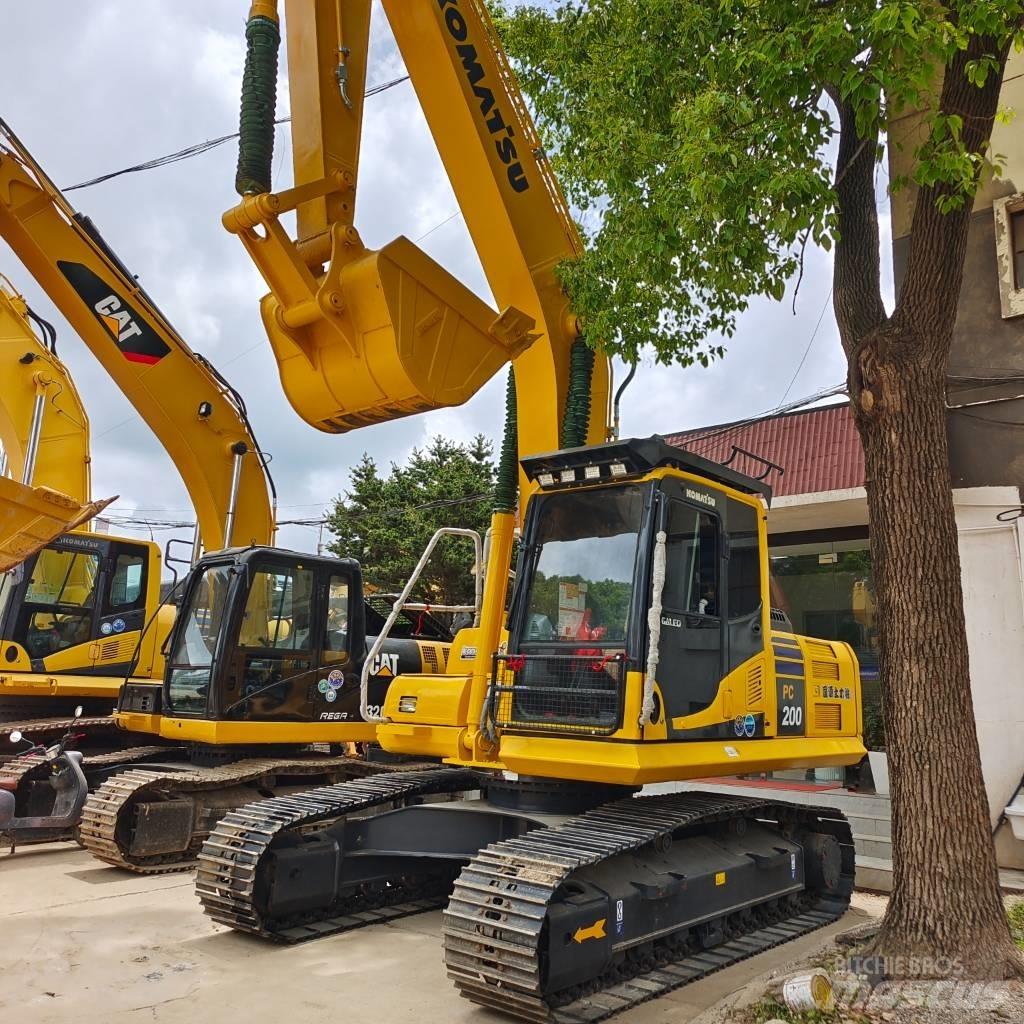 Komatsu PC 200 대형 굴삭기 29톤 이상