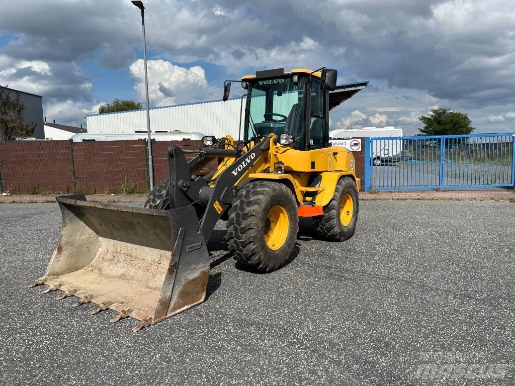 Volvo L 35 GS  스키드로더