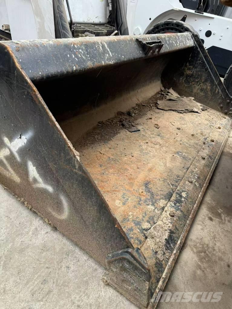 Bobcat T 770 궤도식 로우더