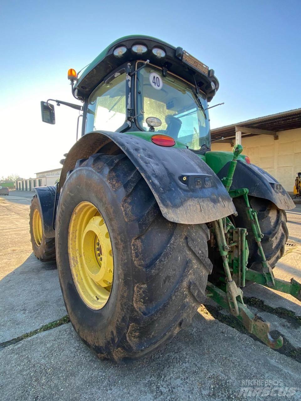John Deere 8345 R 트랙터