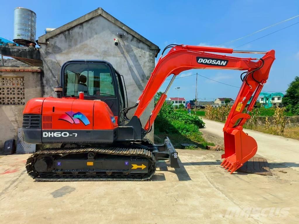 Doosan DH 60 소형 굴삭기 7톤 미만