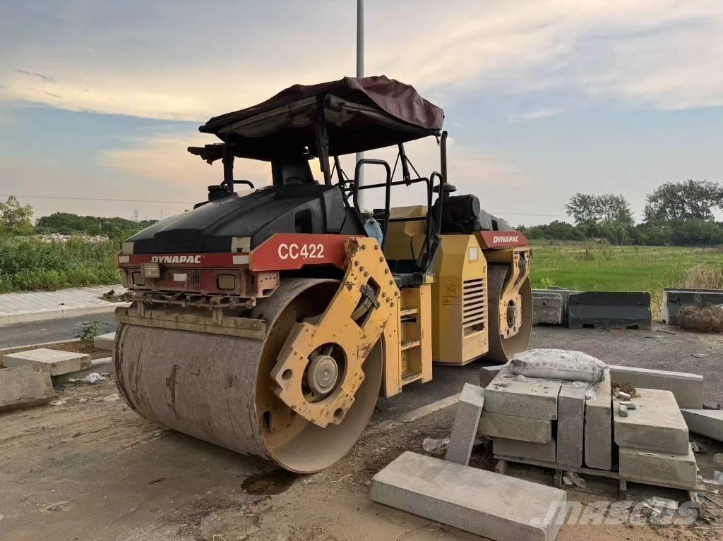Dynapac CC422 트윈 드럼 롤러