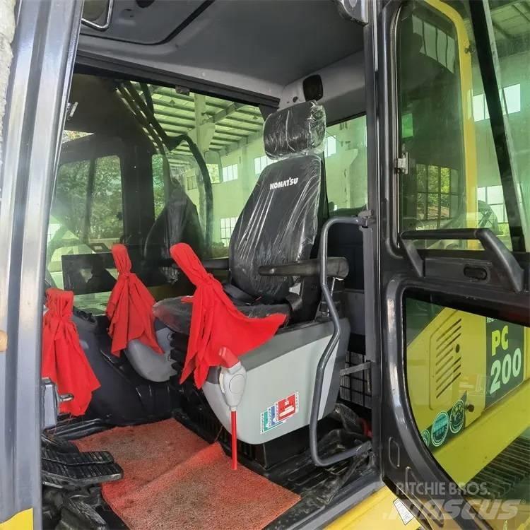 Komatsu PC200-8 대형 굴삭기 29톤 이상