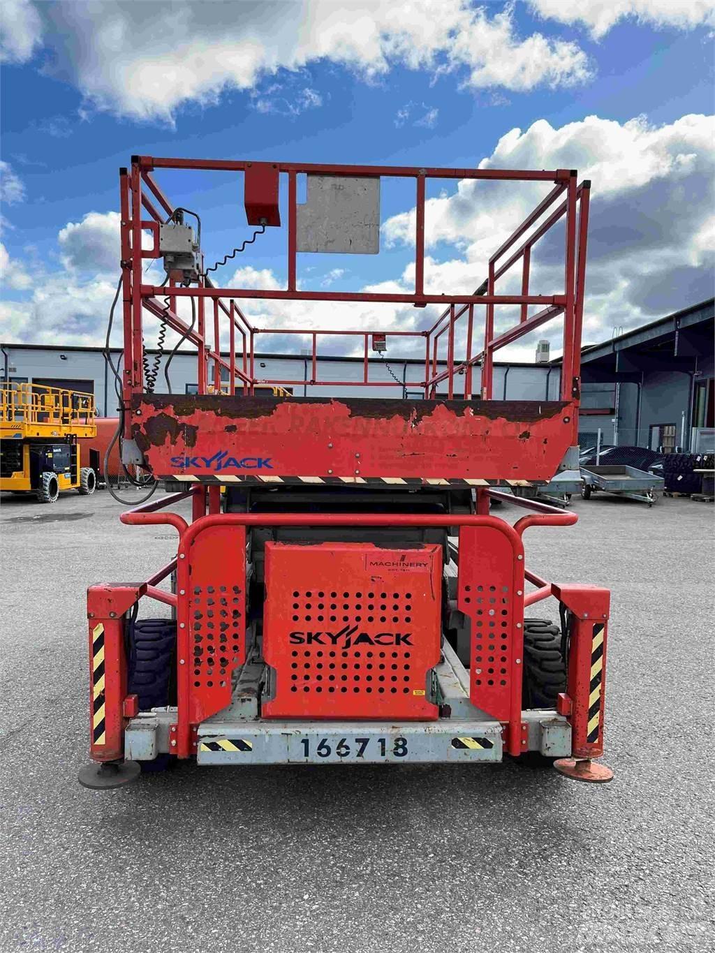 SkyJack SJ 9241 가위형 리프트