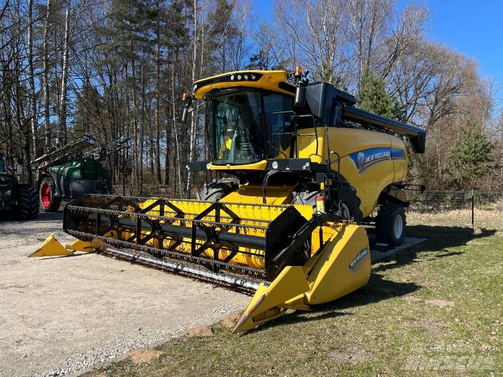 New Holland CX 6.80 콤바인 수확기
