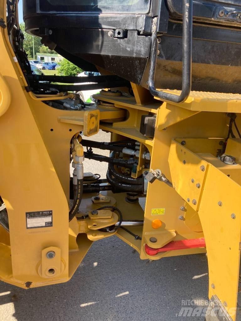 CAT 926M  휠로우더