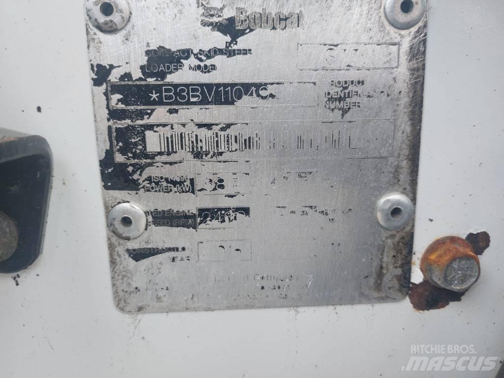 Bobcat 377  스키드로더