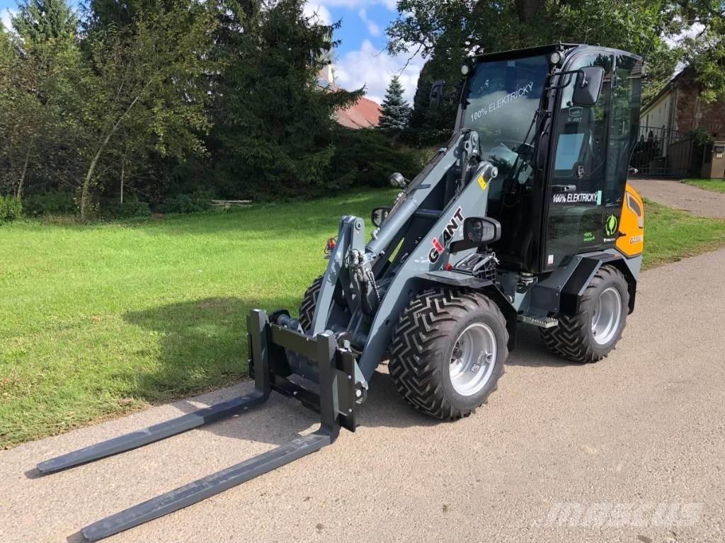 GiANT G 2200 E 다목적 로더