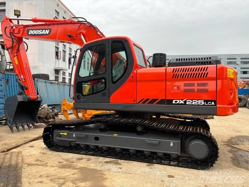 Doosan DX 225 LCA 대형 굴삭기 29톤 이상