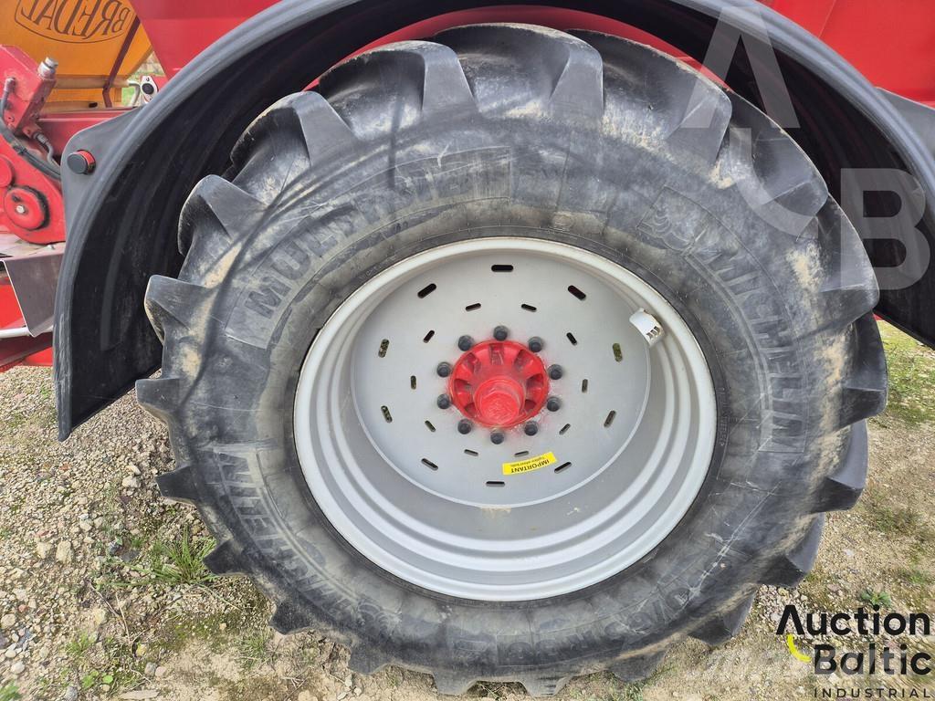 Bredal F10 미네랄 살포기