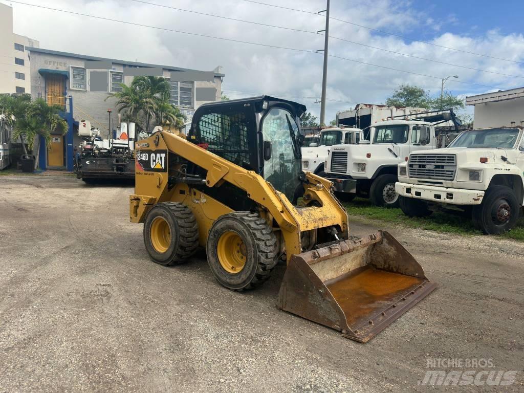 CAT 246 D  스키드로더