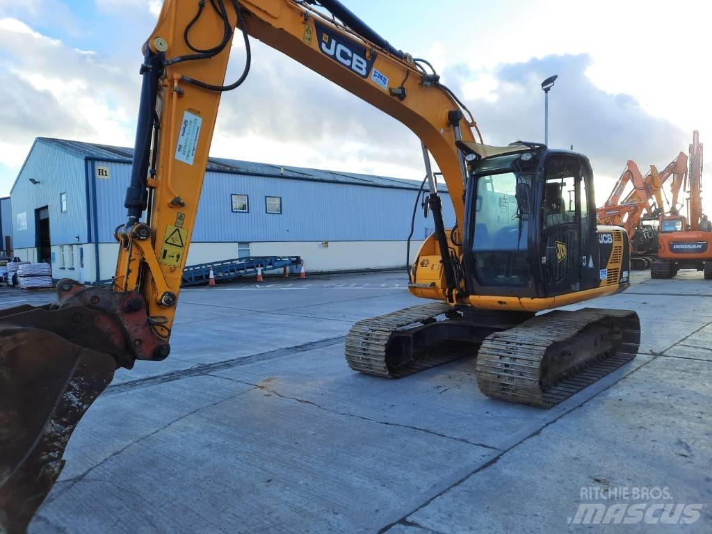 JCB JS 130 LC 대형 굴삭기 29톤 이상