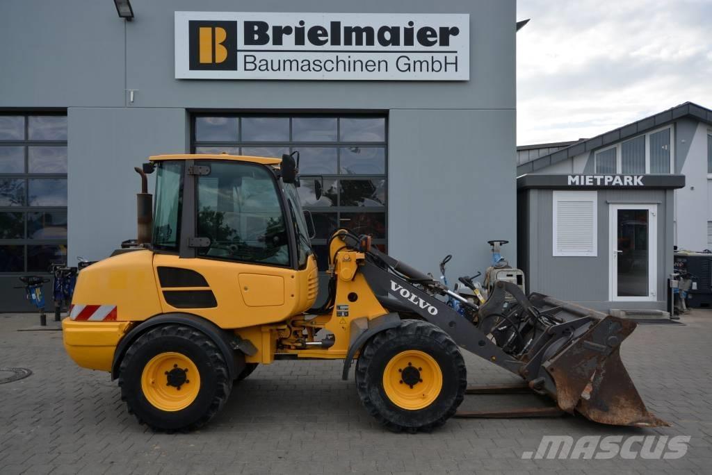 Volvo L 25 F  휠로우더
