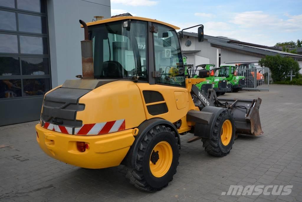 Volvo L 25 F  휠로우더