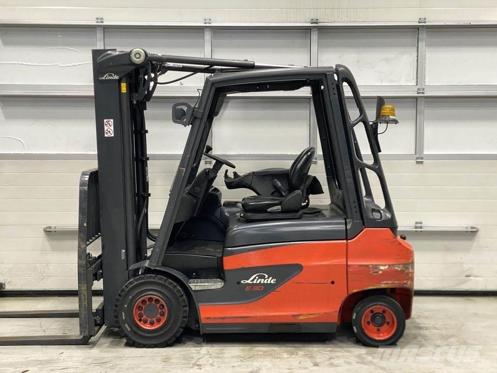 Linde E30-01 전동 지게차