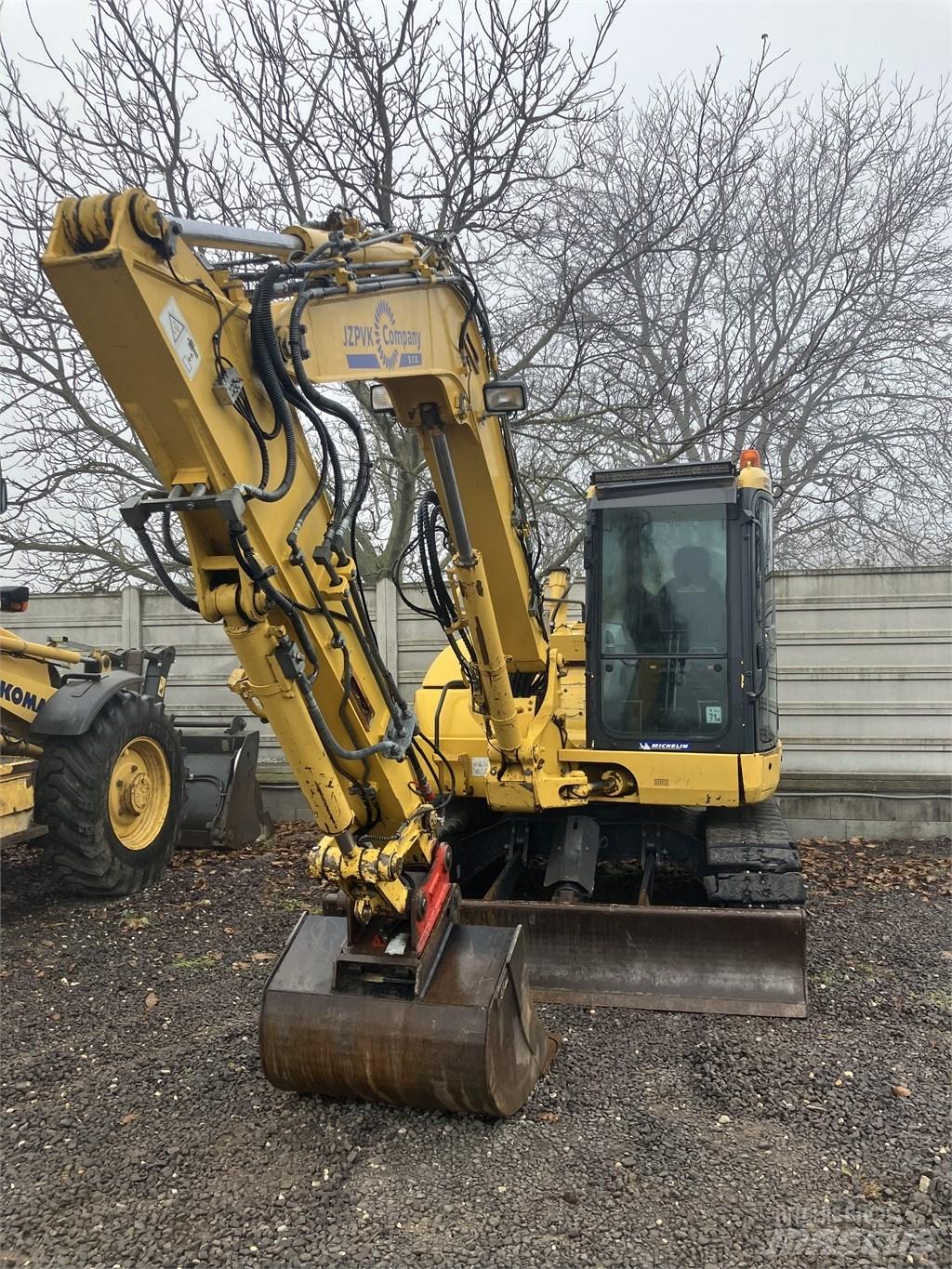 Komatsu PC 88 MR-10 중형굴삭기 7톤-28톤