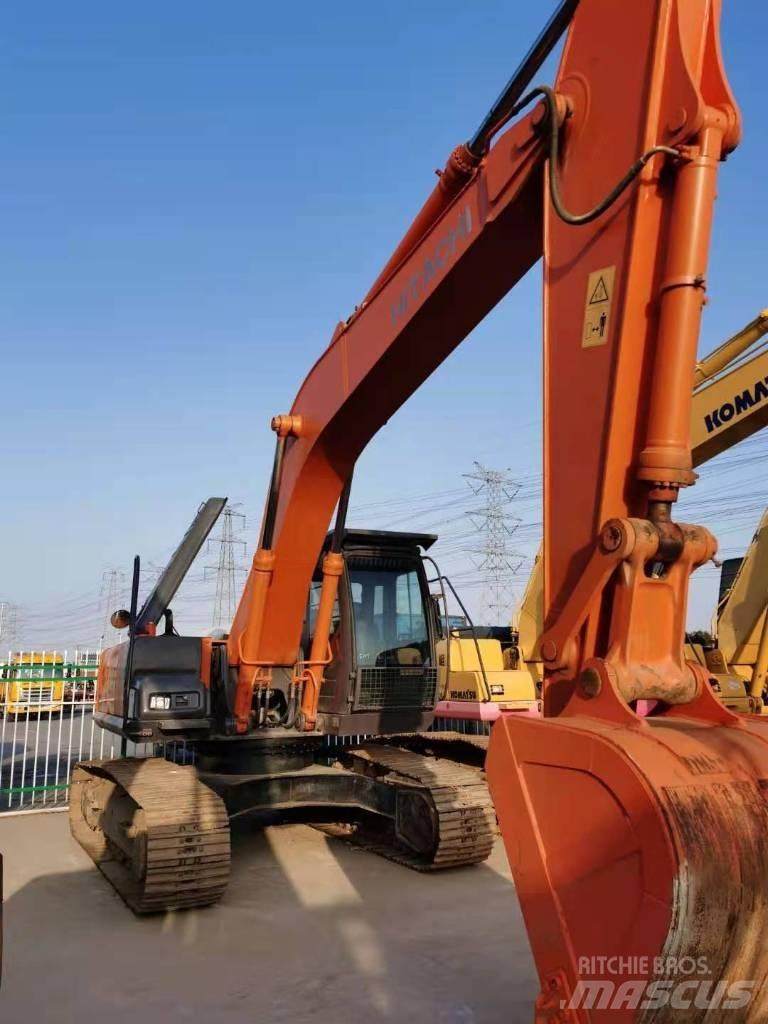 Hitachi ZX 210 대형 굴삭기 29톤 이상