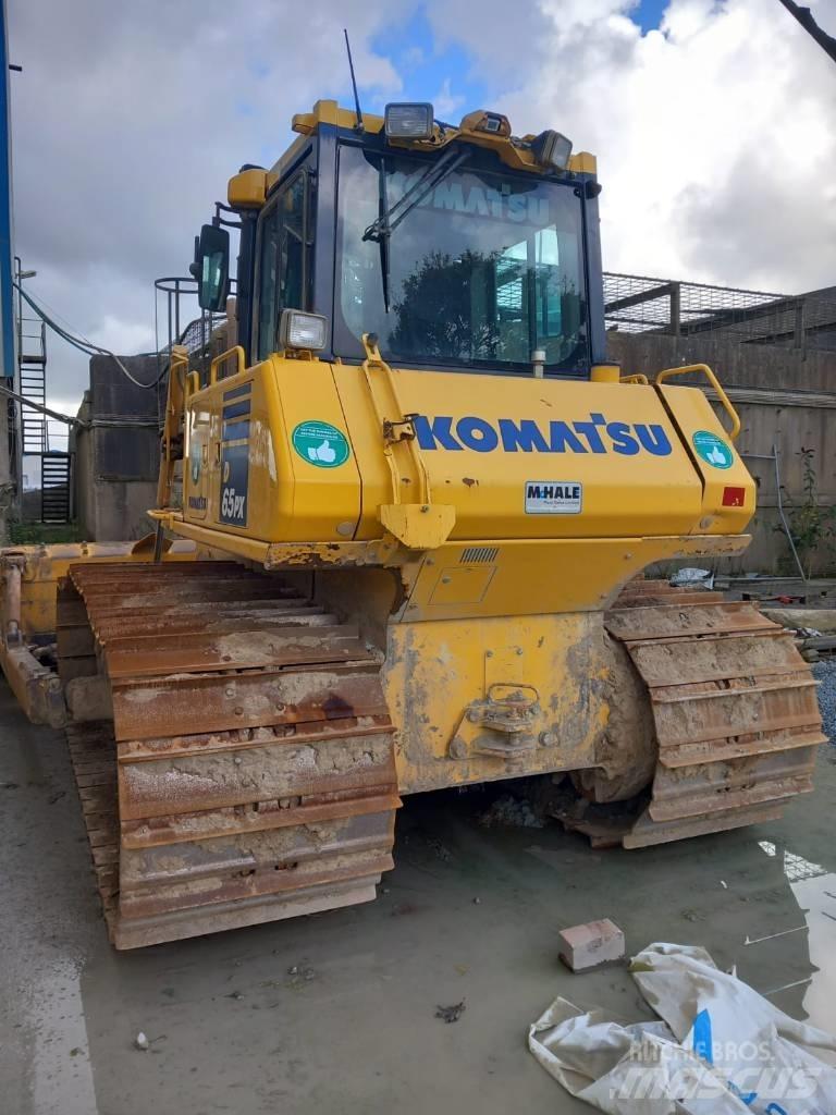 Komatsu D65PX-18 크롤러 도저