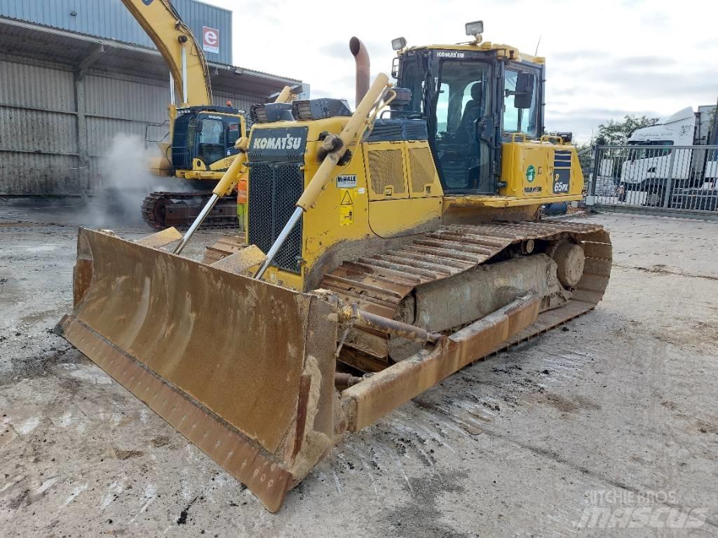 Komatsu D65PX-18 크롤러 도저