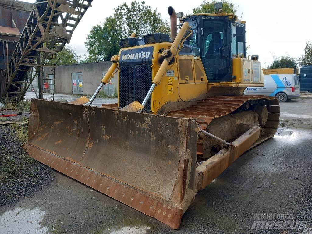 Komatsu D65PX-18 크롤러 도저