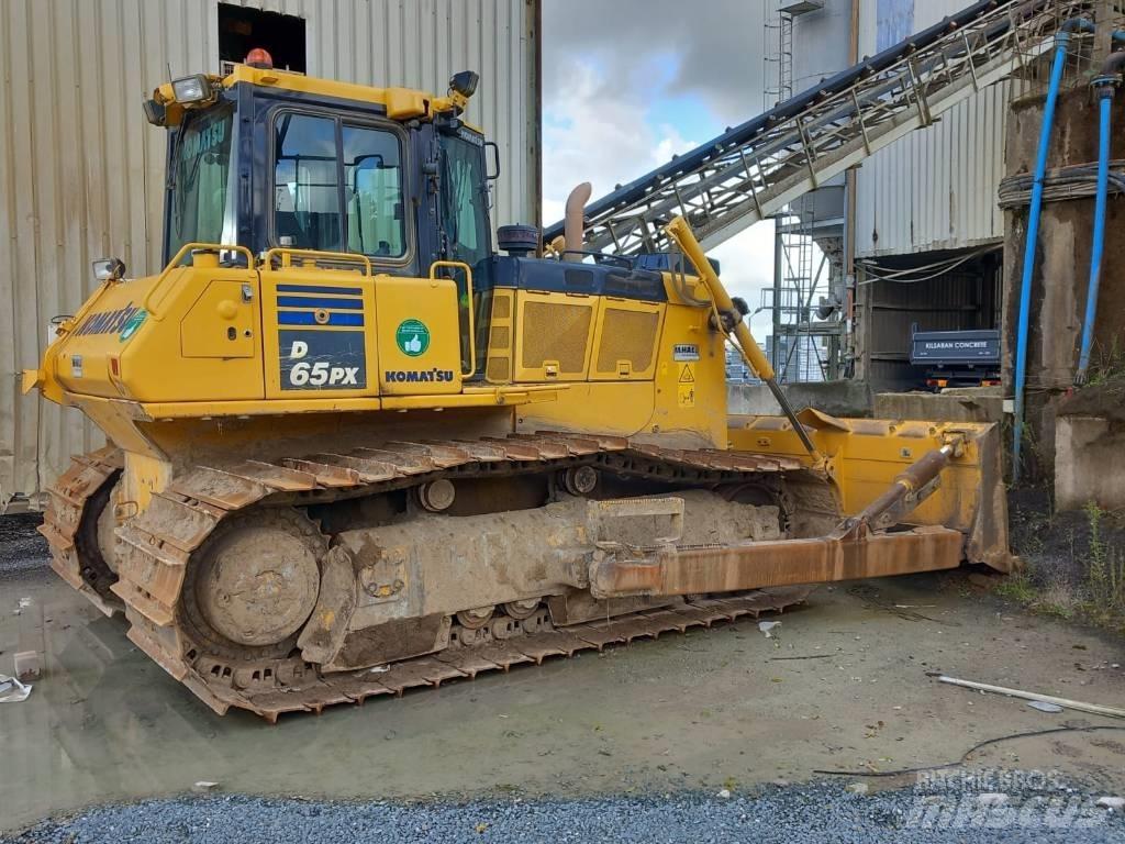 Komatsu D65PX-18 크롤러 도저