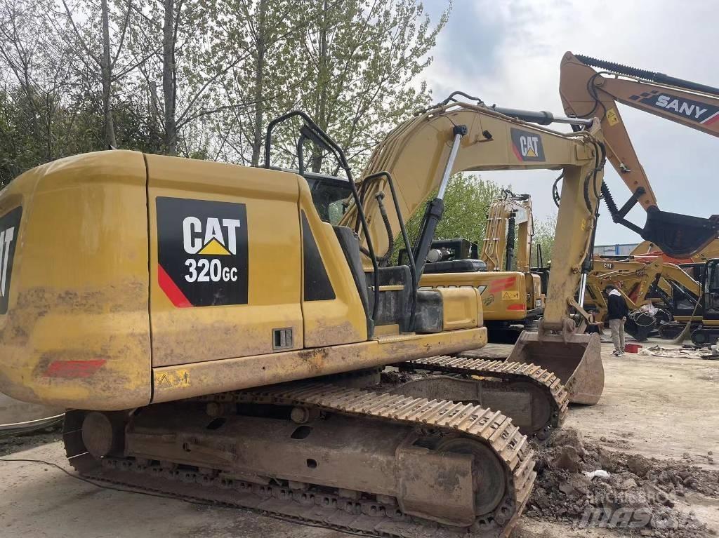 CAT 320GC 대형 굴삭기 29톤 이상