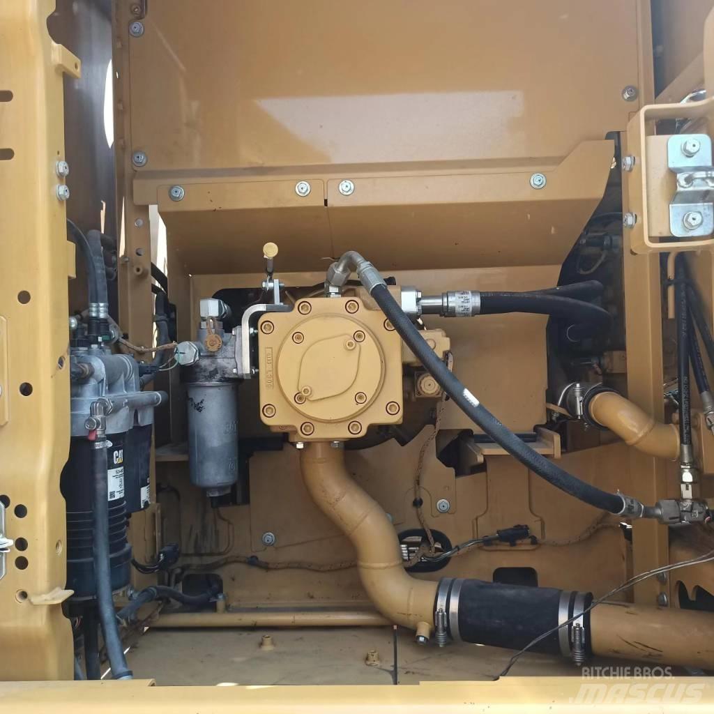 CAT 320 대형 굴삭기 29톤 이상