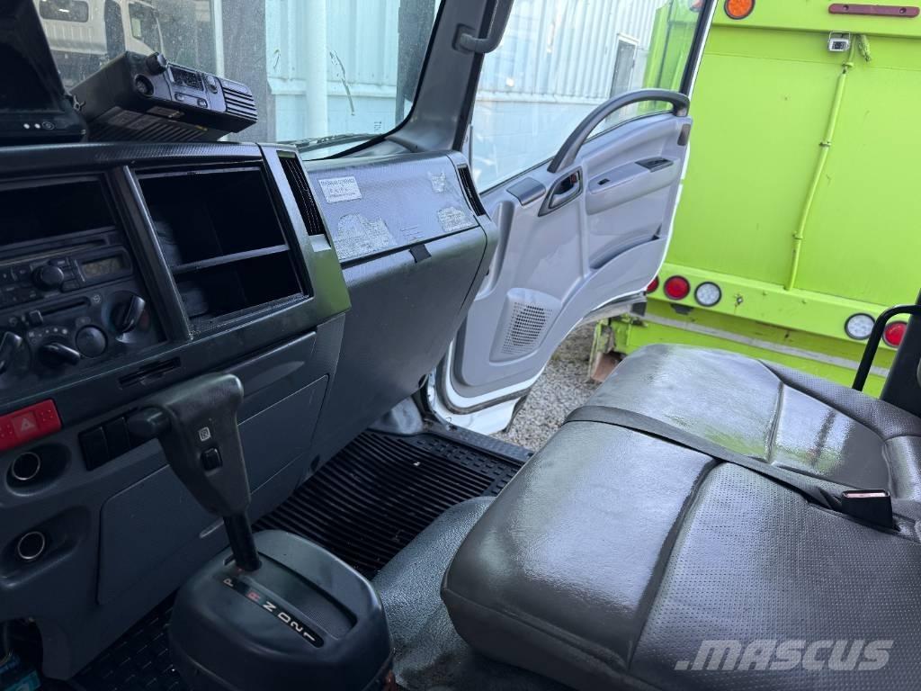 Isuzu NRR 폐기물 수거 트럭