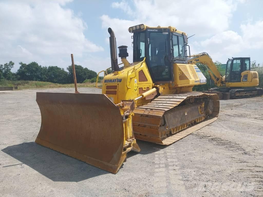 Komatsu D61PX-23 크롤러 도저