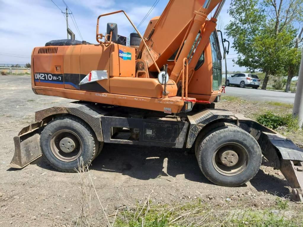 Doosan DH210W-7  휠 굴삭기