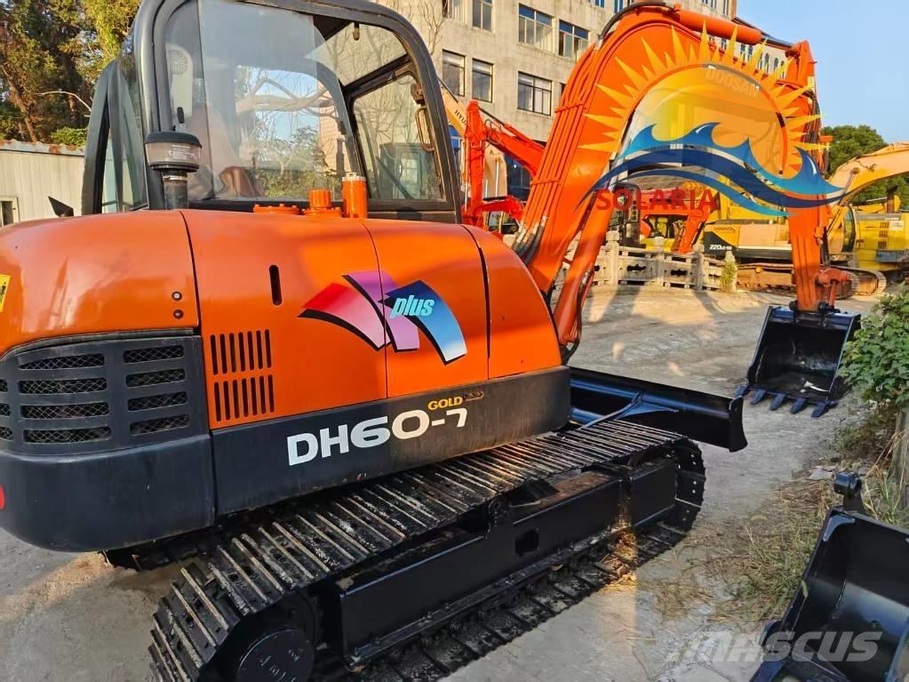 Doosan DH 60-7 소형 굴삭기 7톤 미만