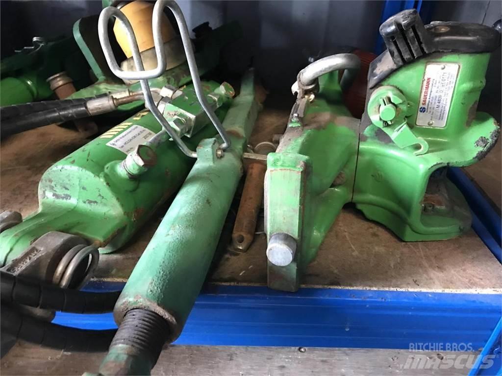 John Deere 6215R 트랙터