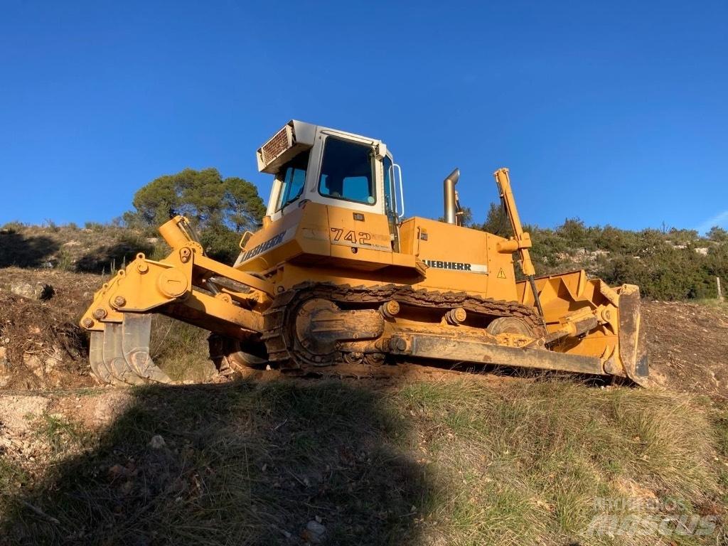 Liebherr PR 742 크롤러 도저