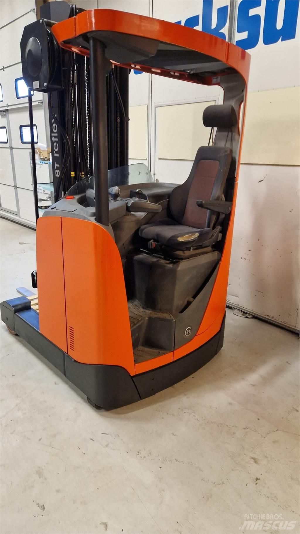 BT RRE140E 리치 트럭