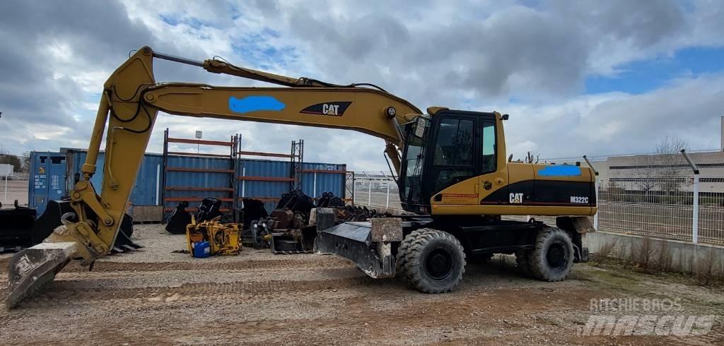 CAT M 322 C HCR  휠 굴삭기