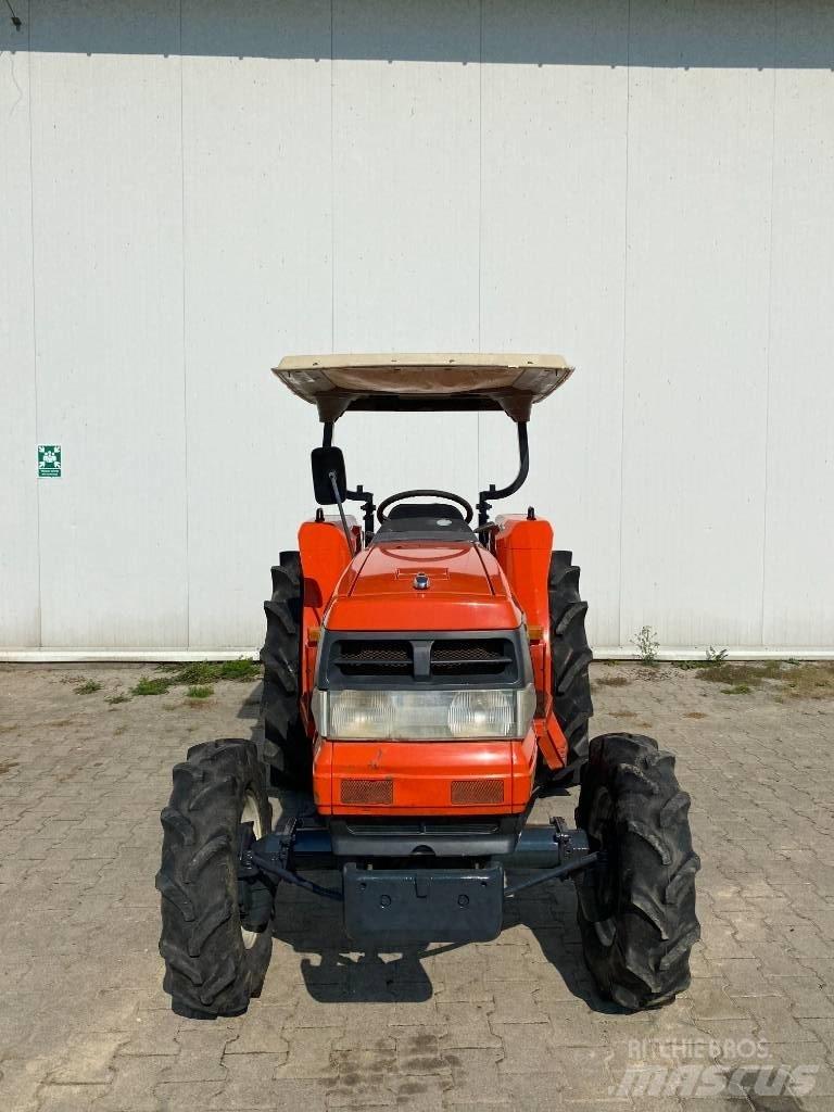 Kubota GL320 소형 트랙터