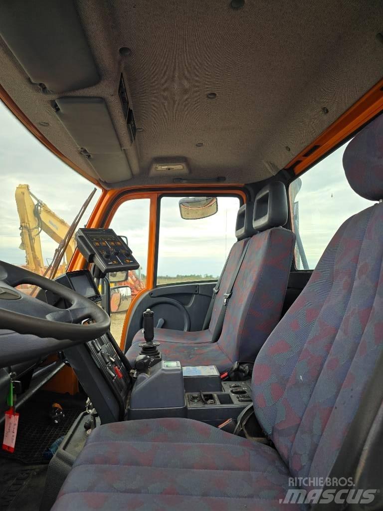 Unimog U300 다목적 장비