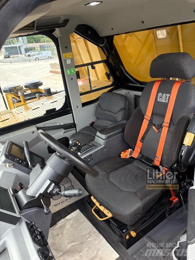 CAT 775 G 초대형 덤프 트럭